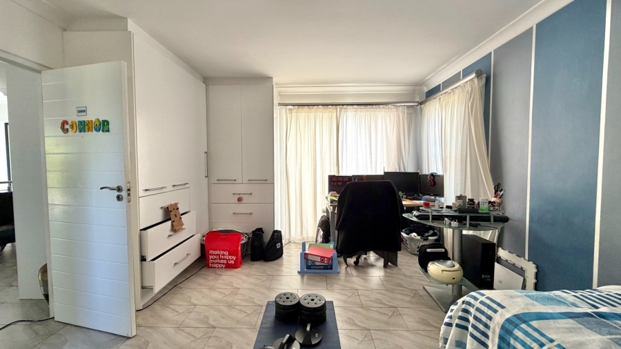 4 Bedroom Property for Sale in La Montagne Western Cape